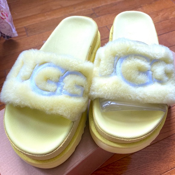 UGG Shoes - UGG 2020 Canary Platform Slippers
